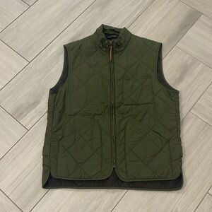 Men’s J. Crew quilted vest, size Large